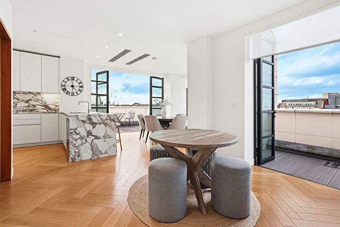 3 Bedroom Flat To Rent In Sherwood Street, London, W1F