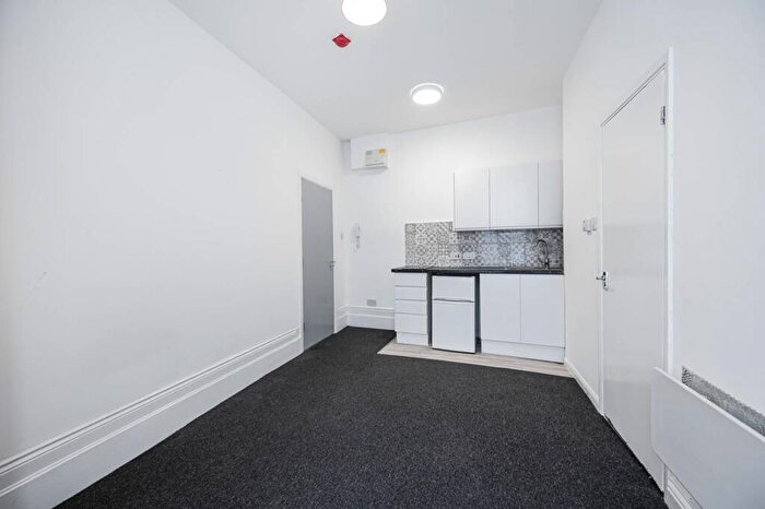 Studio To Rent In Bodney Road, Clapton, London, E8