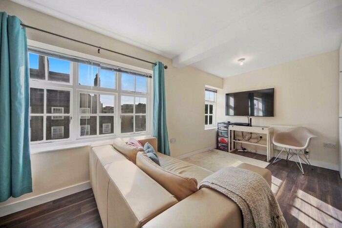 1 Bedroom Flat To Rent In Phoenix Road, Bloomsbury, NW1