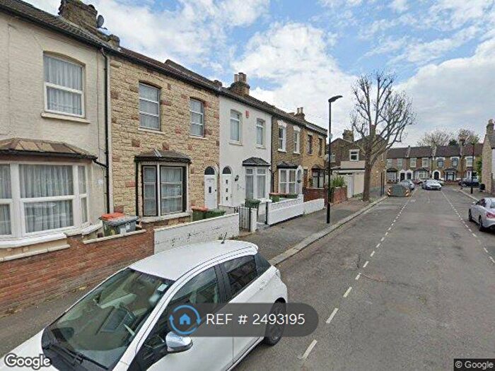 3 Bedroom Flat To Rent In Ingestre Road, London, E7