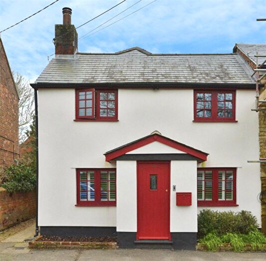 3 Bedroom Cottage For Sale In Patricks Lane, Deanshanger, Milton Keynes, Northamptonshire, MK19