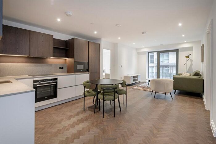 2 Bedroom Apartment To Rent In Halcyon House, Queens Cross, E16