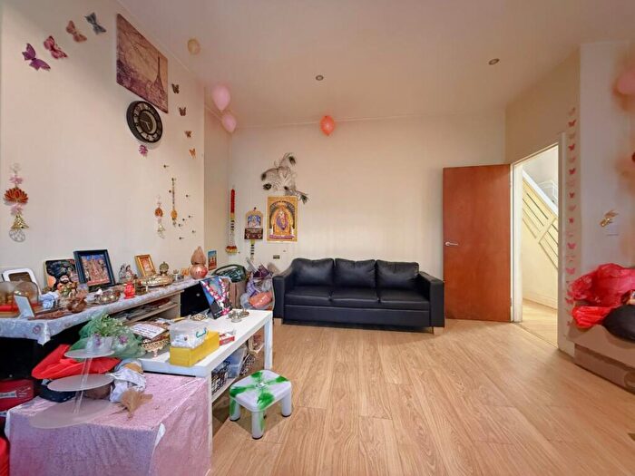 8 Bedroom Semi Detached House To Rent In Eagle Road, Wembley, HA0