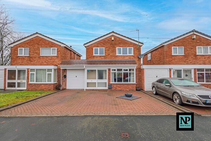 3 Bedroom Link Detached House For Sale In Buckingham Road, Tamworth, B79