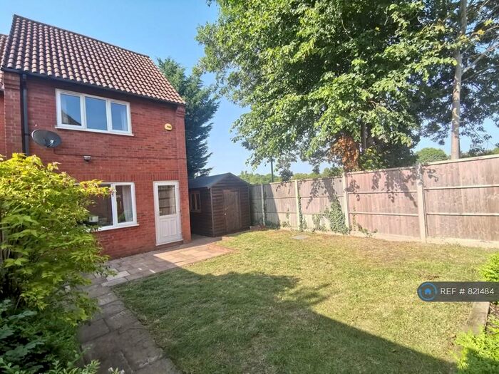 2 Bedroom End Of Terrace House To Rent In Burford Way, Hitchin, SG5