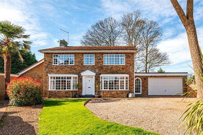 4 Bedroom Detached House For Sale In Hall Close, Harpole, Northampton, Northamptonshire, NN7