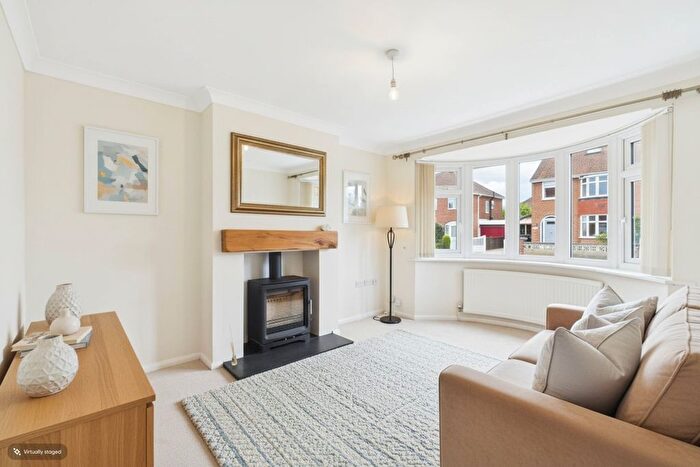 4 Bedroom Detached House For Sale In Almsford Drive, York, North Yorkshire, YO26