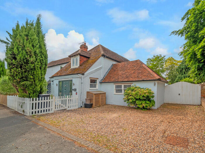3 Bedroom Semi-Detached House For Sale In Village Road, Windsor, Dorney, SL4