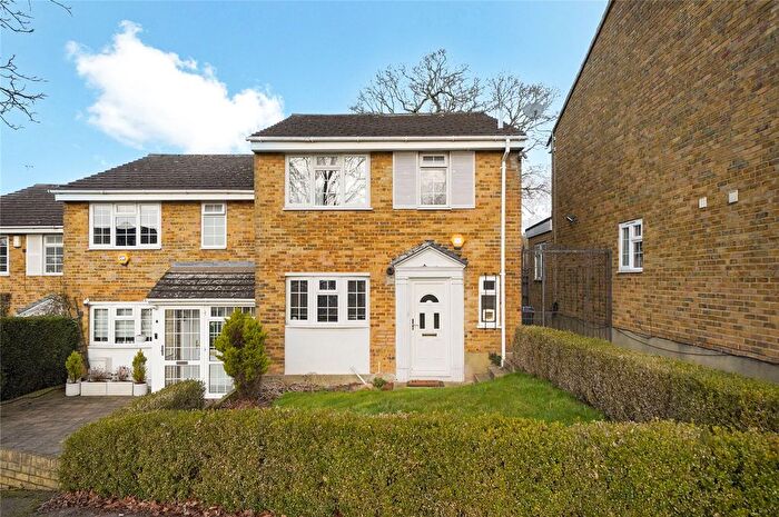 3 Bedroom End Of Terrace House To Rent In Crofton Way, Enfield, EN2