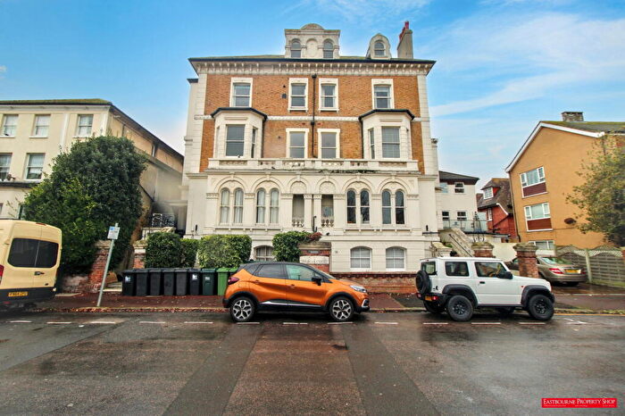 2 Bedroom Flat For Sale In Spencer Road, Eastbourne, BN21