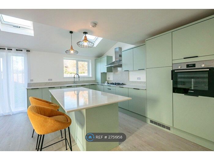 3 Bedroom Detached House To Rent In Redfern Close, Cambridge, CB4