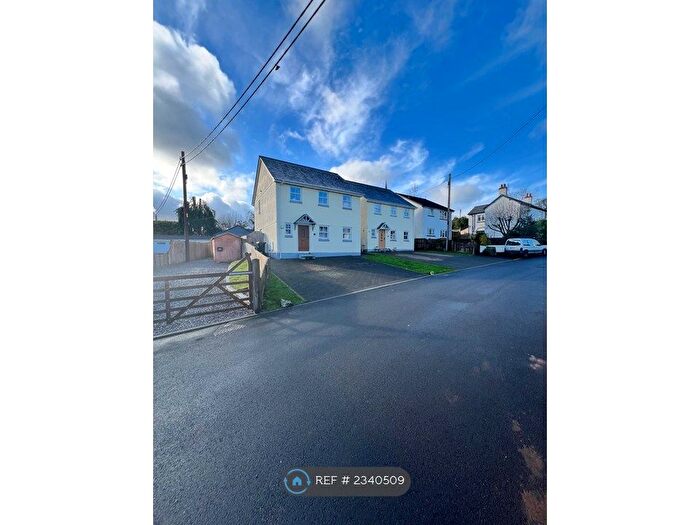 3 Bedroom Detached House To Rent In B, Uffculme, EX15