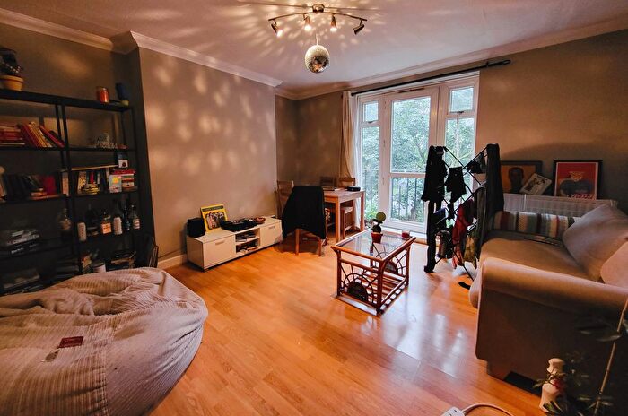 2 Bedroom Flat To Rent In Vermont Road, Wandsworth, SW18
