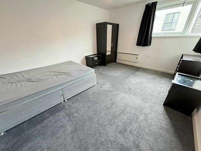 2 Bedroom Flat To Rent In Hulme High Street, Manchester, M15