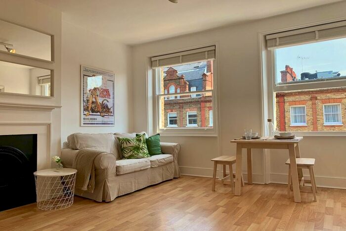 Studio To Rent In Nottingham Place, Marylebone, London, W1U