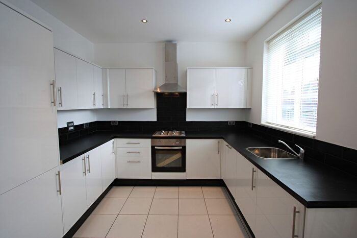 1 Bedroom Flat To Rent In Banstead Road South, Sutton, SM2
