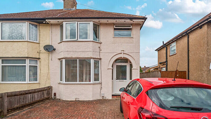 2 Bedroom Flat To Rent In Dodgson Road, Cowley, Oxford, OX4