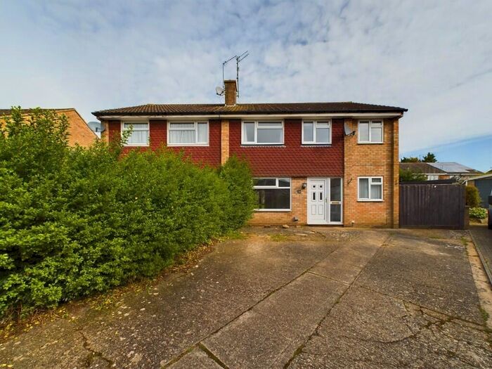 4 Bedroom Semi-Detached House To Rent In Beauly Court, Kettering, Northamptonshire, NN15