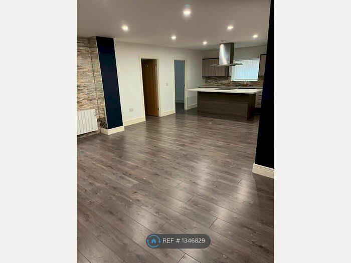 3 Bedroom Flat To Rent In Bull Street, Burnley, BB11