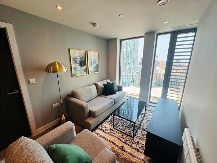 1 Bedroom Flat To Rent In Embankment, Greengate, Salford, M3