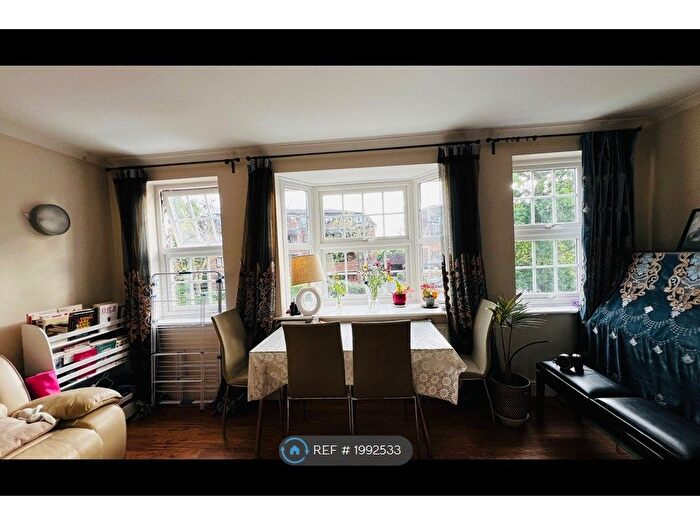 4 Bedroom Terraced House To Rent In Ashcroft Court, Bromley, BR1