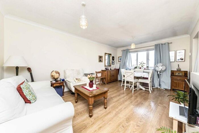 1 Bedroom Flat For Sale In Wetherill Road, London, N10
