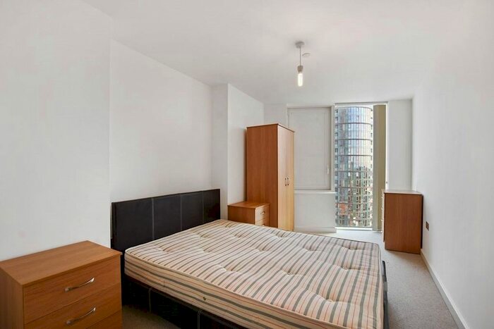 2 Bedroom Flat To Rent In High Street, London, E15