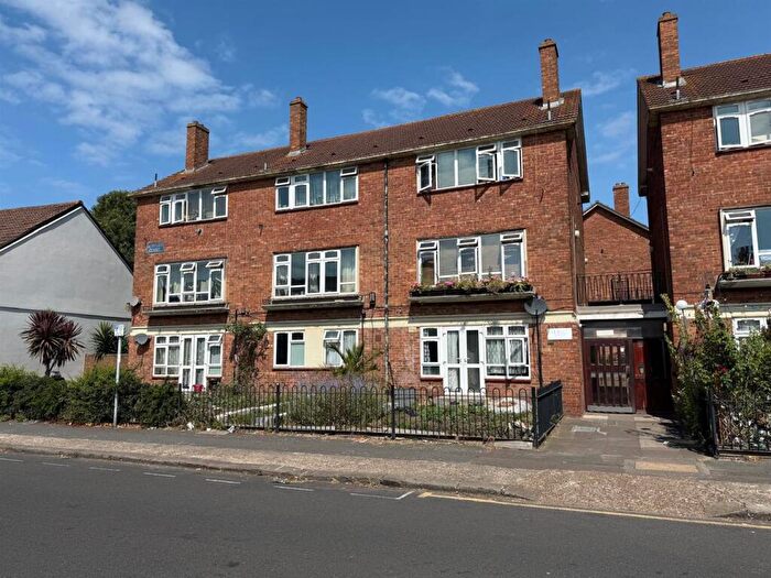 1 Bedroom Flat For Sale In Howard Road, Barking, IG11