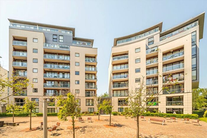 2 Bedroom Flat For Sale In Pump House Crescent, Brentford, TW8