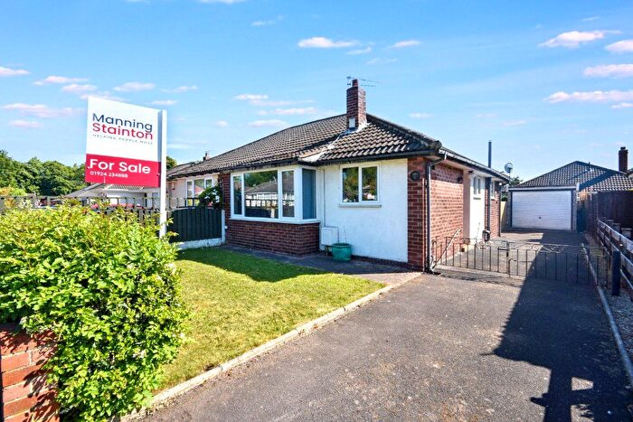 2 Bedroom Bungalow For Sale In Hall Park Avenue, Crofton, Wakefield, West Yorkshire, WF4