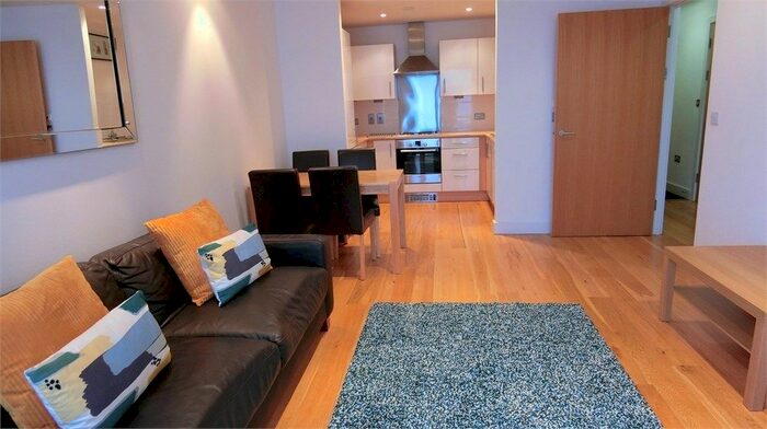 1 Bedroom Flat To Rent In Bute Terrace, Cardiff, CF10