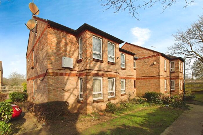 2 Bedroom Flat For Sale In Station Road, Burnham, SL1