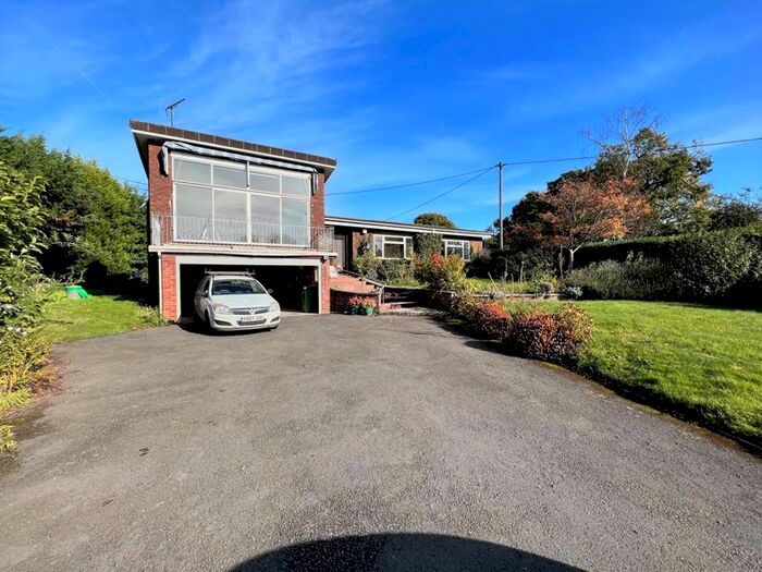3 Bedroom Detached Bungalow To Rent In Tillington Road, Hereford, HR4
