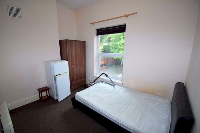 Studio To Rent In Uttoxeter New Road -, DE22