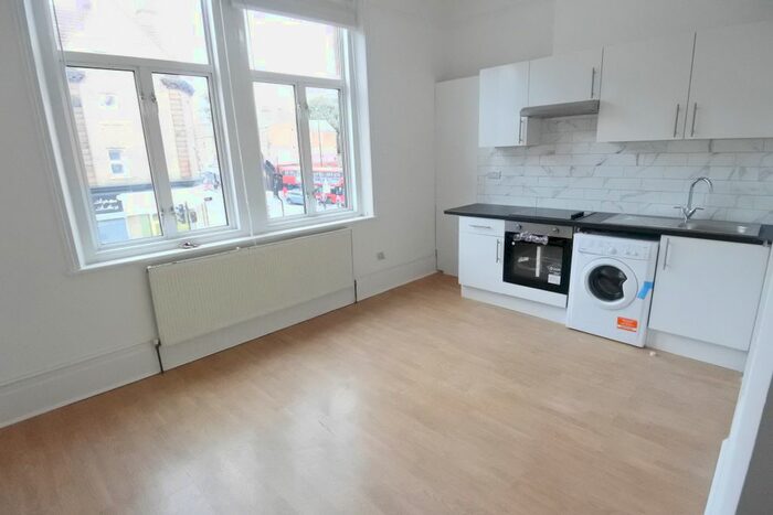 Studio To Rent In Cricklewood Broadway, Cricklewood, NW2
