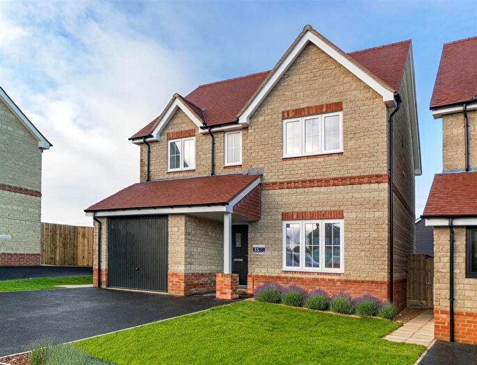 4 Bedroom Detached House For Sale In Godshill Village, PO38