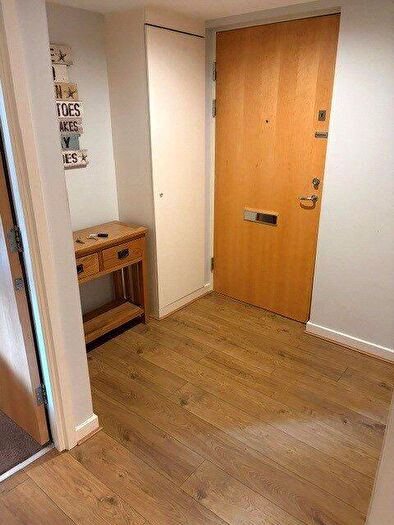 2 Bedroom Flat To Rent In Wishaw Terrace, Edinburgh, Midlothian, EH7