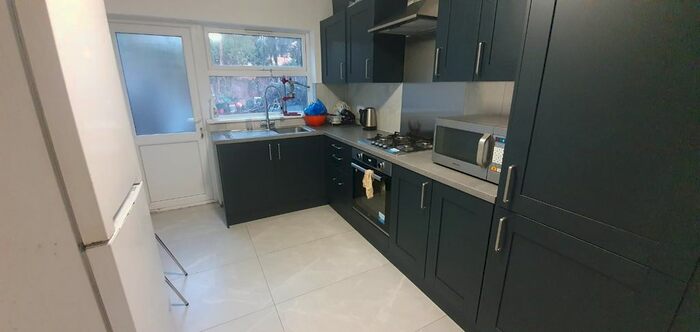 4 Bedroom Terraced House To Rent In Fulbourne Road, Walthamstow, E17