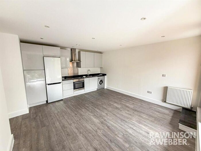 2 Bedroom Apartment To Rent In Molesey Road, West Molesey, KT8