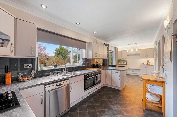 5 Bedroom Semi-Detached House For Sale In Barton Road, Berrow, Burnham-On-Sea, TA8