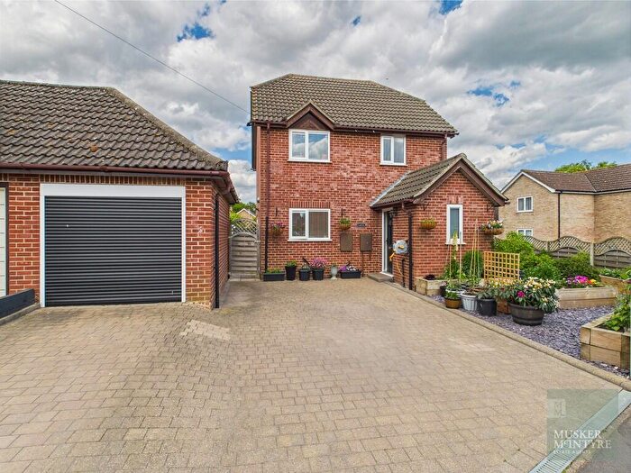3 Bedroom Detached House For Sale In Weavers Croft, Harleston, IP20