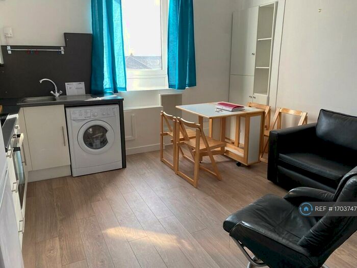 2 Bedroom Flat To Rent In Elmbank Road, Aberdeen, AB24