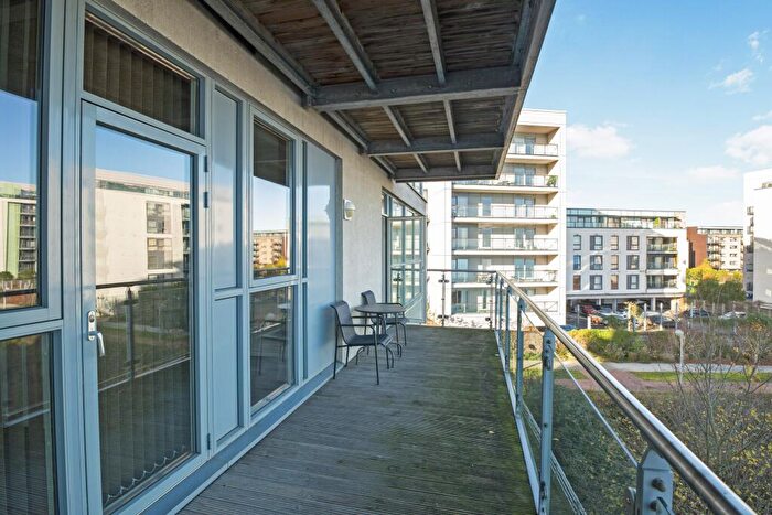 2 Bedroom Apartment To Rent In Watermark, Ferry Court, CF11