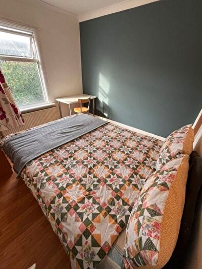 6 Bedroom Terraced House To Rent In Windsor Road, London, NW2