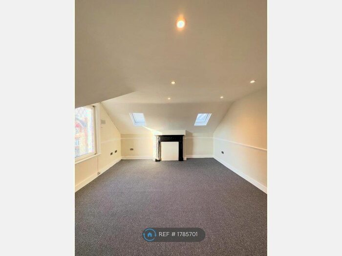 2 Bedroom Flat To Rent In Babington Road, London, SW16