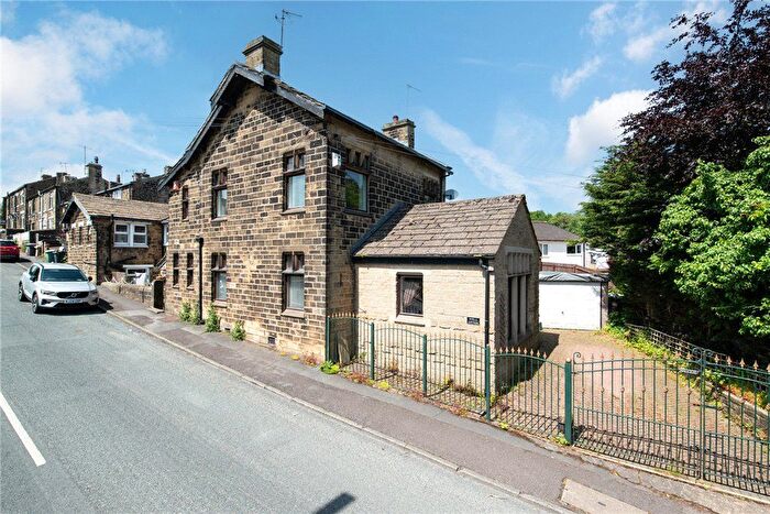 2 Bedroom End Of Terrace House For Sale In Haworth Road, Cullingworth, BD13