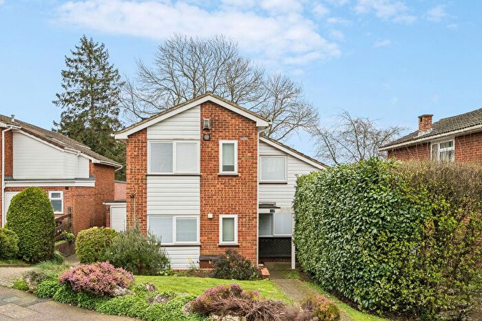 4 Bedroom Detached House For Sale In Arnett Way, Rickmansworth, WD3