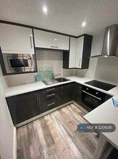 2 Bedroom Flat To Rent In Hamilton Court, Blackpool, FY1