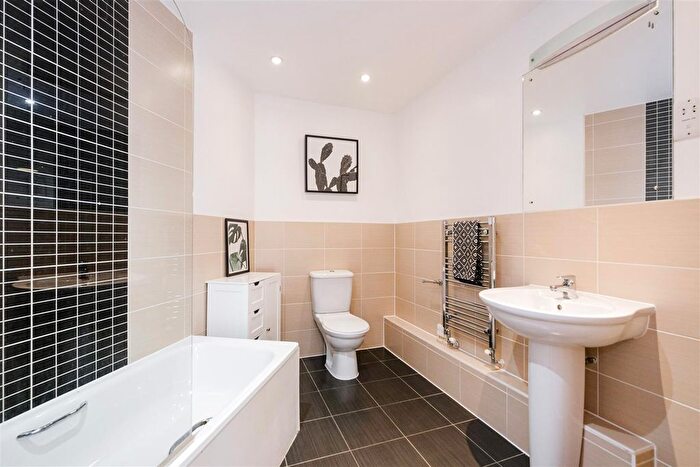 1 Bedroom Flat For Sale In Grange Park Road, London, E10