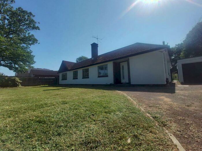 4 Bedroom House To Rent In The Glade, Fetcham, Leatherhead, KT22